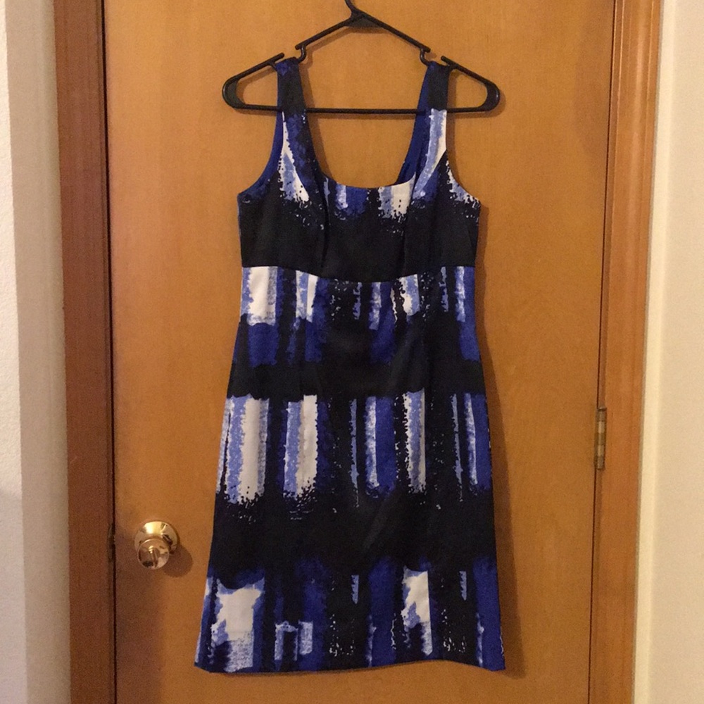 Stunning blue and white print dress